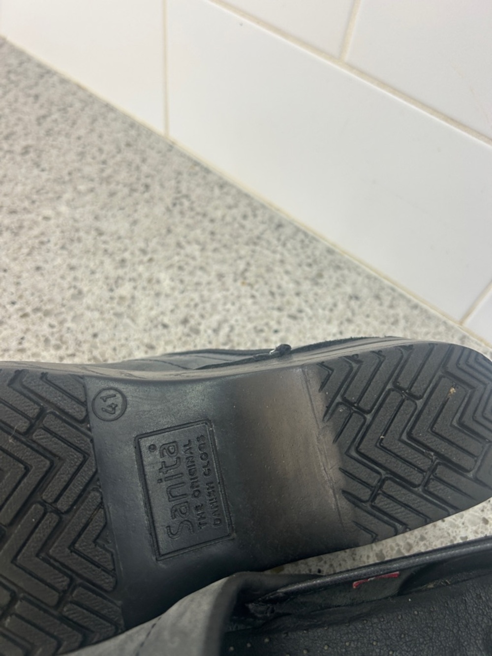 Sanita womens 41 Slip-On Clog in Charcoal Nubuck - Picture 2 of 4